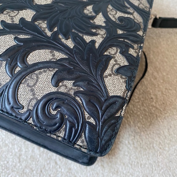 **AUTHENTIC GUCCI ARABESQUE HANDBAG** - Picture 9 of 16